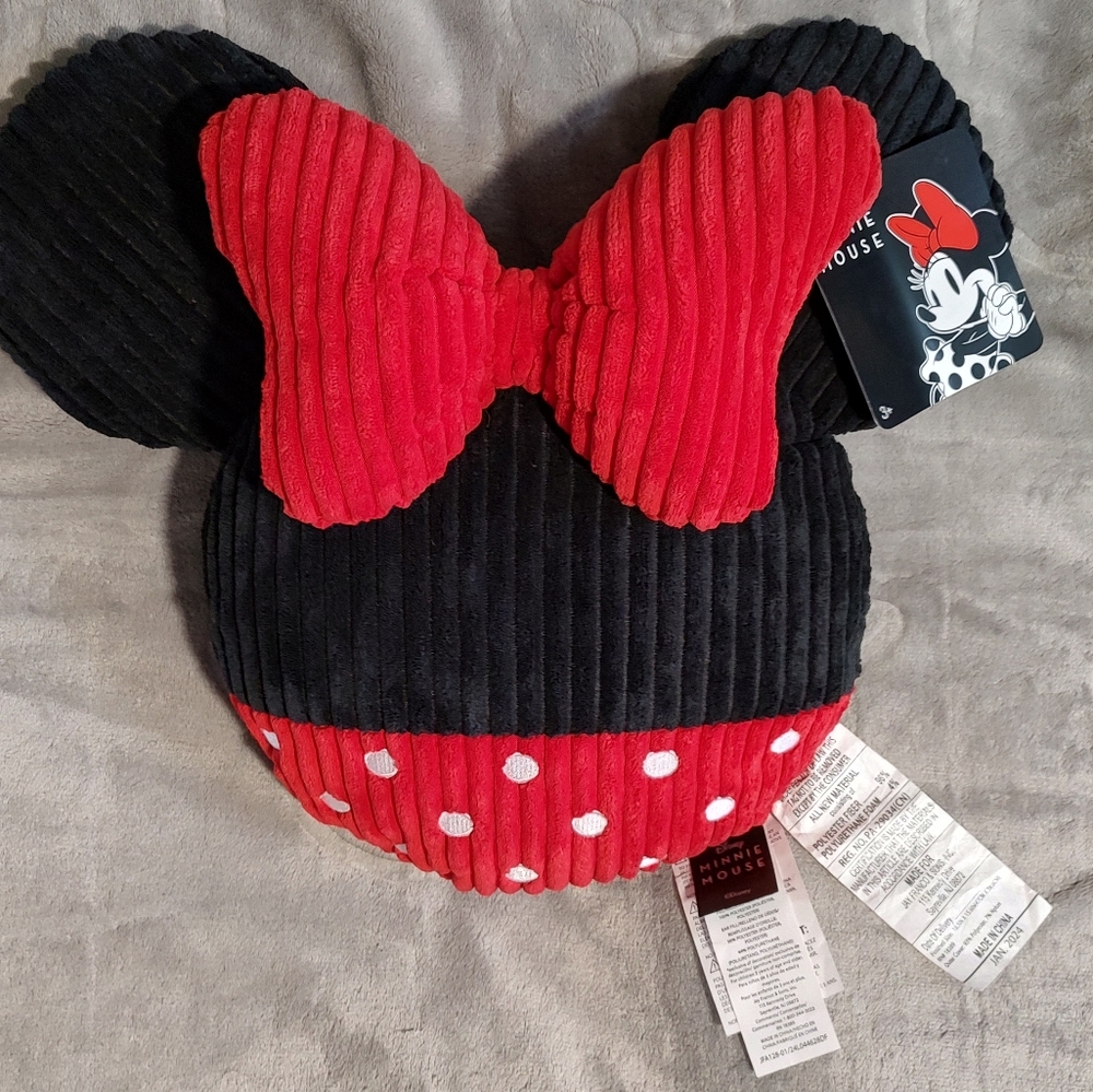 Minnie Mouse Shaped Throw